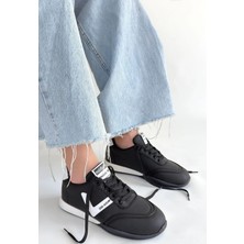 Aesco Jowen Siyah Cilt Beyaz Detaylı Bağcıklı Spor Ayakkabı