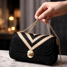 Zigzag Desenli Hasır Örgü Siyah Kadın Omuz & Zincir Askılı Çapraz Çanta – Gold Kilit Detaylı