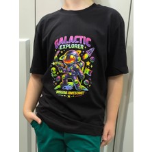 Pidal Giyim Galaksi Kaşifi Temalı Neon Baskılı Pamuklu Yumuşak Dokulu Kısa Kollu Erkek Çocuk Tişört