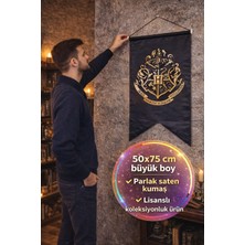 Toyfest Harry Potter Hogwarts Büyük Flama 50X75 cm Saten Kırlangıç Kesim Lisanslı Duvar Bayrağı
