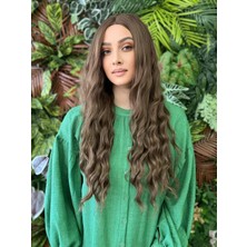 Aura Peruk New Sezon Gözde Kumral Renk Tonunda Olan Perçemsiz Dalgalı Vip Modelimiz