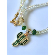 Kolye – Kaktüs Figürlü, Su Yeşili Kristal, Inci Boncuklu, Zirkon Uçlu – Thinblack