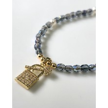 Thinblack Kolye – Zirkon Taşlı Kilit Anahtar Figürlü, Buz Mavisi Kristal Boncuklu – Inci Black