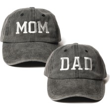 Nome Studio Nakışlı Şapka Mom Dad Anne Baba Şapka 2li Paket Yıkamalı Kumaşlı ve Yazı Nakışlı Şapka Pamuklu Siperlikli Ayarlı Şapka Günlük Tarz Eğlenceli Kep