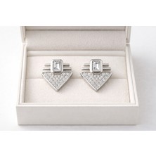 Serenay Küpe Model 10 – Şeffaf Taşlı Geometrik Zirkon Detaylı Gümüş Renk Çelik Küpe, Kararma Yapmaz