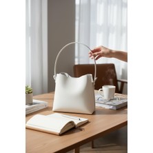 Rafiel Kadın Beyaz Minimalist Hobo Omuz Çantası - Modern Kova Çanta
