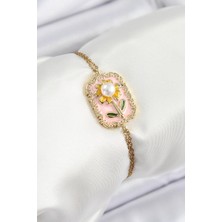 Ramia 316L Çelik Zincir Pembe Mineli Sanatsal Portre Inci Detaylı Papatya Model Gold Renk Kadın Bileklik - TJ-BB7232