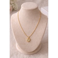 Altın Renk Kalp Figürlü Nazar Çelik Kolye