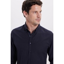 Tudors Erkek Slim Fit Dar Kesim Uzun Kollu Pamuklu Oxford Doku Kolay Ütü Lacivert Düğmeli Yaka Gömlek