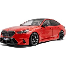1:18 Solido 2025 Bmw M5 G90 - Fire Red