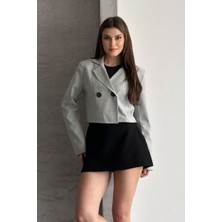 AKD Atelier Kadın Blazer Ceket Crop Kruvaze Yaka Çift Düğmeli Regular Kısa Ceket