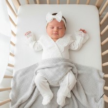 Babytex Bebek Beyaz Dantelli Patikli Tulum – Kruvaze Yaka Uzun Kollu Mevlüt ve Hastane Çıkışı Zıbını