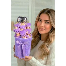 Sole Kadınlar Gününe Özel: Deluxe LED Işıklı Mor Peluş Silindir Kutuda, Kalpli Balonlu 6’lı Mor Ayıcık Buketi - Sevdiğine Hediye