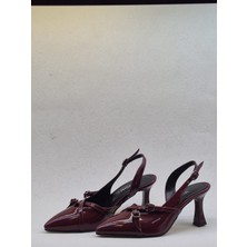 Çift Bantlı Toka Detaylı Bordo Rugan Kadın Topuklu Ayakkabı