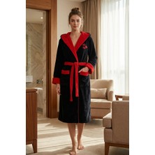 Varol Luxury Touch Kapşonlu %100 Pamuk Nakışlı Bornoz – Kiss