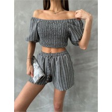 Caddebostan Moda Çizgili Gipeli Madon Yaka Crop Bluz ve Şort Takımı