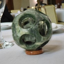 Doğaltaş Ejderhalı Çin Oyma Zümrüt Küre