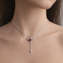 Aurevyn Design Gümüş Renkli Kanatlı Kırmızı Kalp Figürlü Kolye