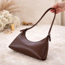 VogueaStyle Minimal Kahve Omuz Çantası – Baguette Model