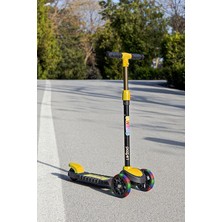 Swing Scooter 3tekerli LED Işıklı 40KĞ Taşıma Kapasitesi 3yaş ve Üstü Kullanıma Uygun