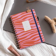 Hype Store Paperora A5 Spiralli Sert Kapak Lastikli Noktalı Not Defteri Kırmızı Zebra