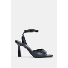 Selin Shoes Elvane Küt Burun Bilekten Bağlamalı Kadın Topuklu Ayakkabı- Siyah Rugan