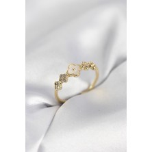 Claris Gold Renk Minimal Yonca ve Zirkon Taşlı Kadın Yüzük