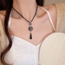 🌙 Midnight Shine – Shadow Eclipse Necklace ✨