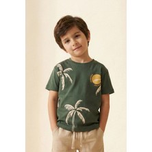Eqru Unisex Çocuk %100 Pamuk Yeşil Tişört - Normal Kalıp Palmiye Baskılı Urban