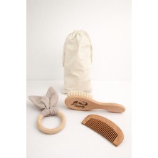 UmBaby Doğal Bebek Bakım Seti 4 Parça – Keçi Kılı Fırça, Ahşap Tarak, Diş Kaşıyıcı ve Pamuk Kese