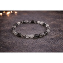 Doğaltaş Siyah Rutil Kuvars Bileklik – Güçlü Kontrast ve Doğal Şıklık