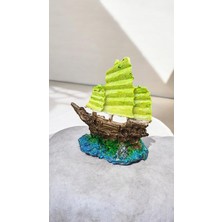 Medusa Gemi Temalı Akvaryum Dekoru