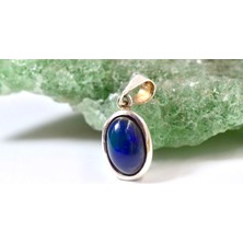 Doğaltaş Gümüş Opal Kolye – Işıltılı Renk Oyunları ve Zarif Şıklık