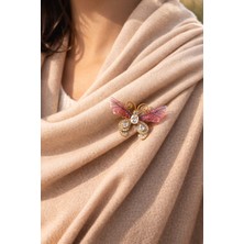 Göksunun İzi Göksunun Izi Pembe Taşlı Kelebek Broş Altın Renk Çelik Zarif Yaka Aksesuarı