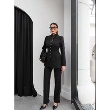 Esra Helvacı Hakim Yaka Düğmeli Takım