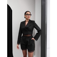 Esra Helvacı Dantel Detaylı Crop Ceket Şort Takım