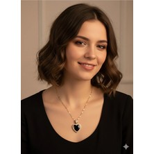 Cadde Dükkanı Siyah Taşlı Kalpli Çelik Gold Kolye