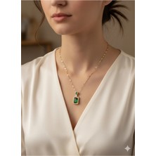 Cadde Dükkanı Kare Yeşil Taşlı Çelik Kolye Gold