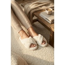 Lela Yumuşak Dokulu Çapraz Peluş Terlik Kadın Terlik 6722001