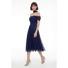 Lafaba Kadın Lacivert Dar Kalıp Kayık Yaka Dantelli Midi Söz Nişan Nikah Abiye