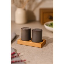 Feyza Design Ahşap Standlı Mat Toprak Tuzluk ve Biberlik Seti, Şık ve Kullanışlı