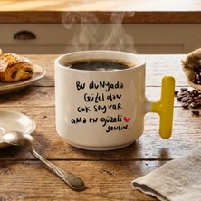 Finka Dekor Bu Dünyada Güzel Olan Çok Şey Var Baskılı-Sarı T Hediyelik Seramik Kupa Bardak