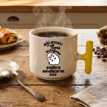 Finka Dekor Eğlenceli ve Komik Olduğumu Baskılı-Sarı T Hediyelik Seramik Kupa Bardak
