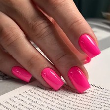 Özgürce 24 Adet Kısa Kare Pembe Takma Tırnak Seti, Şık ve Kullanışlı Tasarım