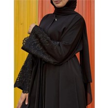 Modaco Mina Ferace: Dubai Krep Fermuarlı & Kuşaklı (Rahat Kalıp) - Siyah