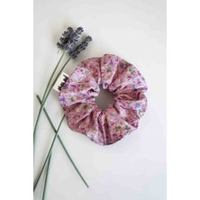 Pirene Arts Arts Violet Soft Scrunchie – Çiçek Desenli Saç Tokası