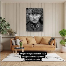 Glitglass Atatürk Askeri Üniformalı Siyah Beyaz Fotoğraf Temperli Cam Tablo