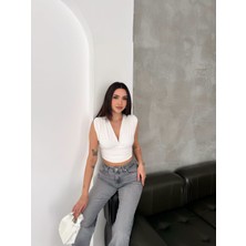 Beyka Kolsuz Büzgülü Dekolteli Crop Bluz