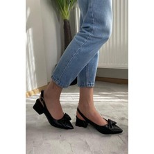 Difolia Siyah Cilt Arkası Acık Sivri Burun Fiyoklu Detaylı 4 cm Topuklu Ayakkabı