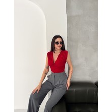 Beyka Kolsuz Büzgülü Dekolteli Crop Bluz